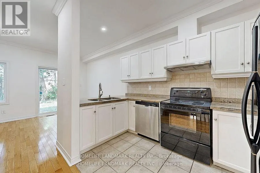 19 ENGLISH GARDEN WAY