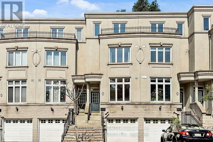 19 ENGLISH GARDEN WAY