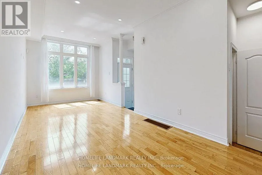 19 ENGLISH GARDEN WAY