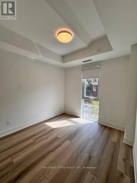 201 - 8 MANOR ROAD W