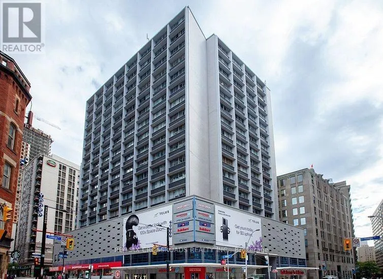 1517 - 2 CARLTON STREET