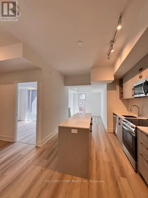 202 - 8 MANOR ROAD W