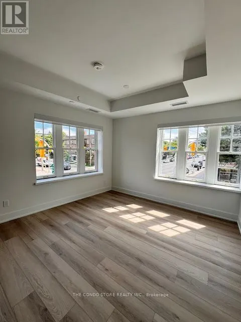 204 - 8 MANOR ROAD W