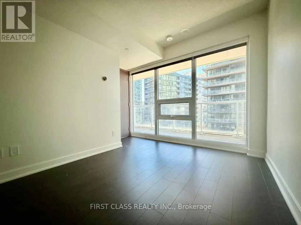 19 BATHURST STREET