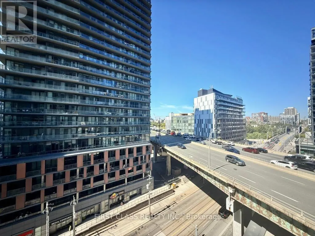19 BATHURST STREET
