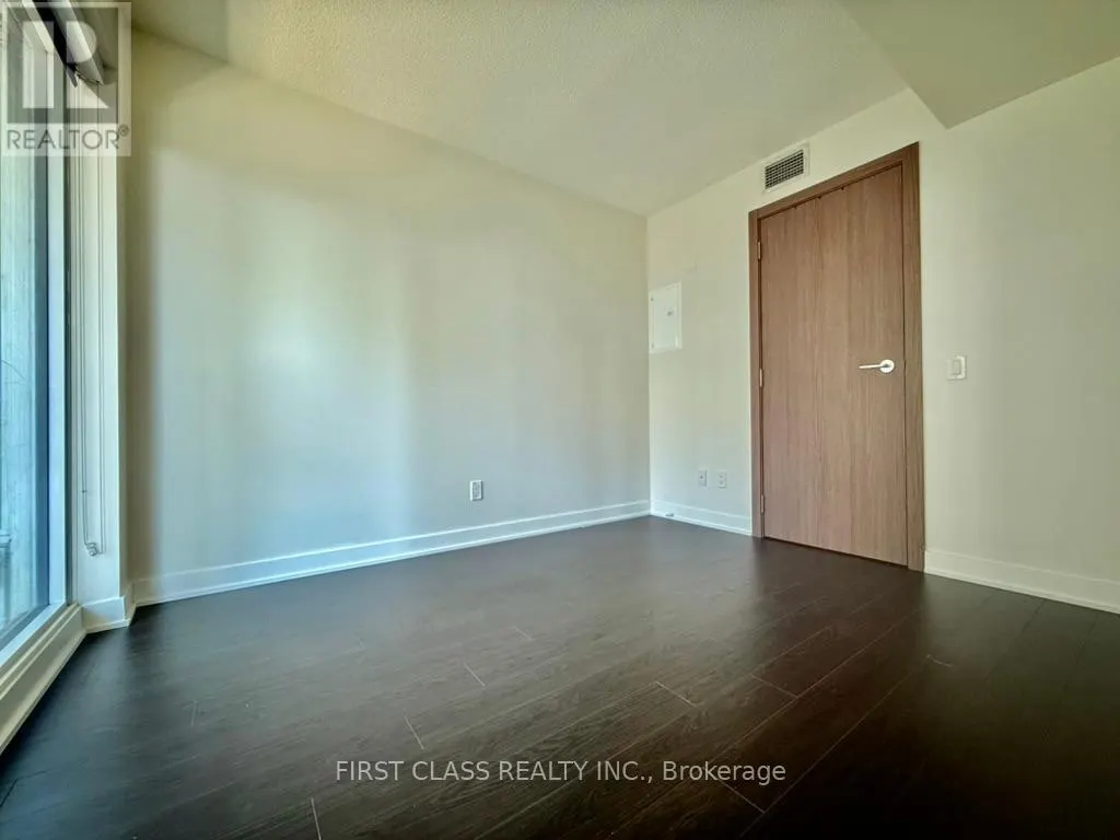19 BATHURST STREET