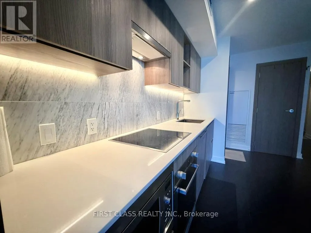 19 BATHURST STREET