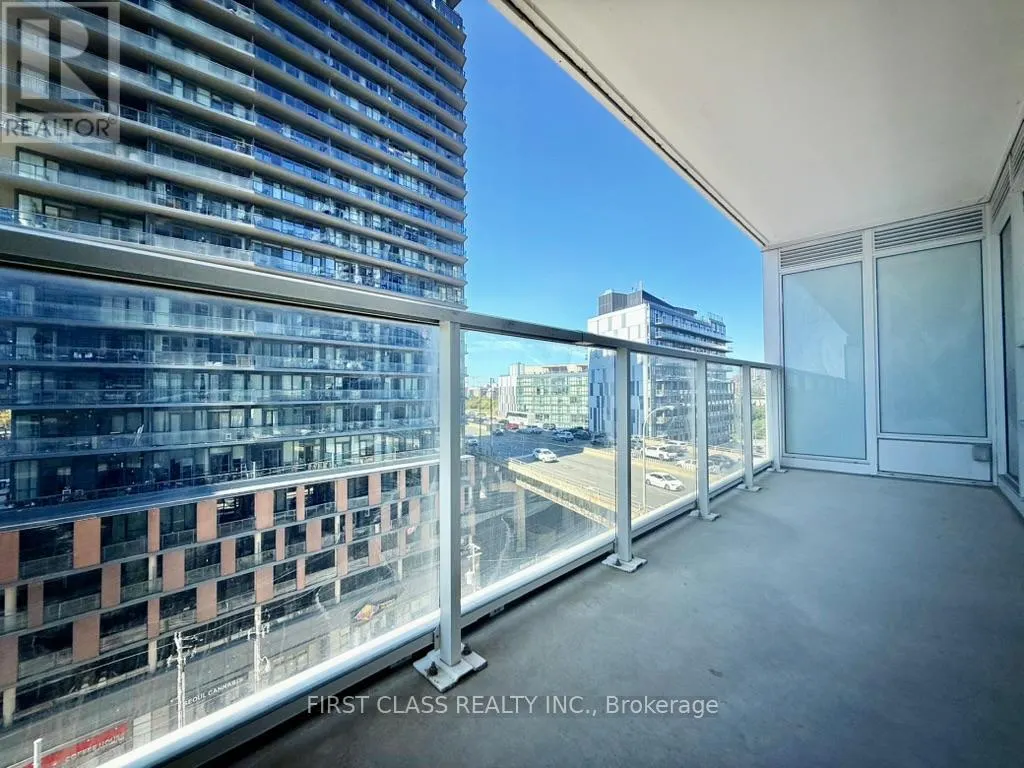 19 BATHURST STREET