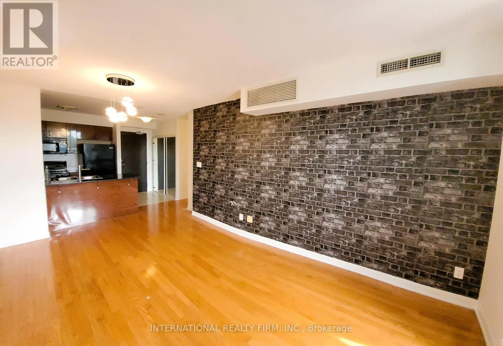 209 - 5793 YONGE STREET