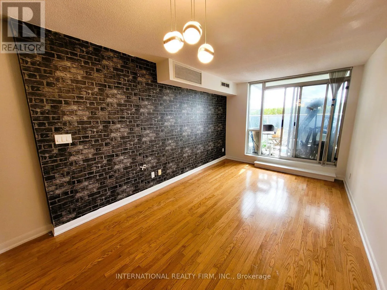 209 - 5793 YONGE STREET