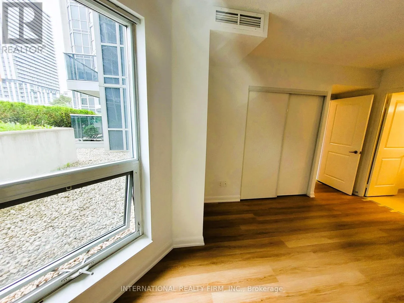 209 - 5793 YONGE STREET