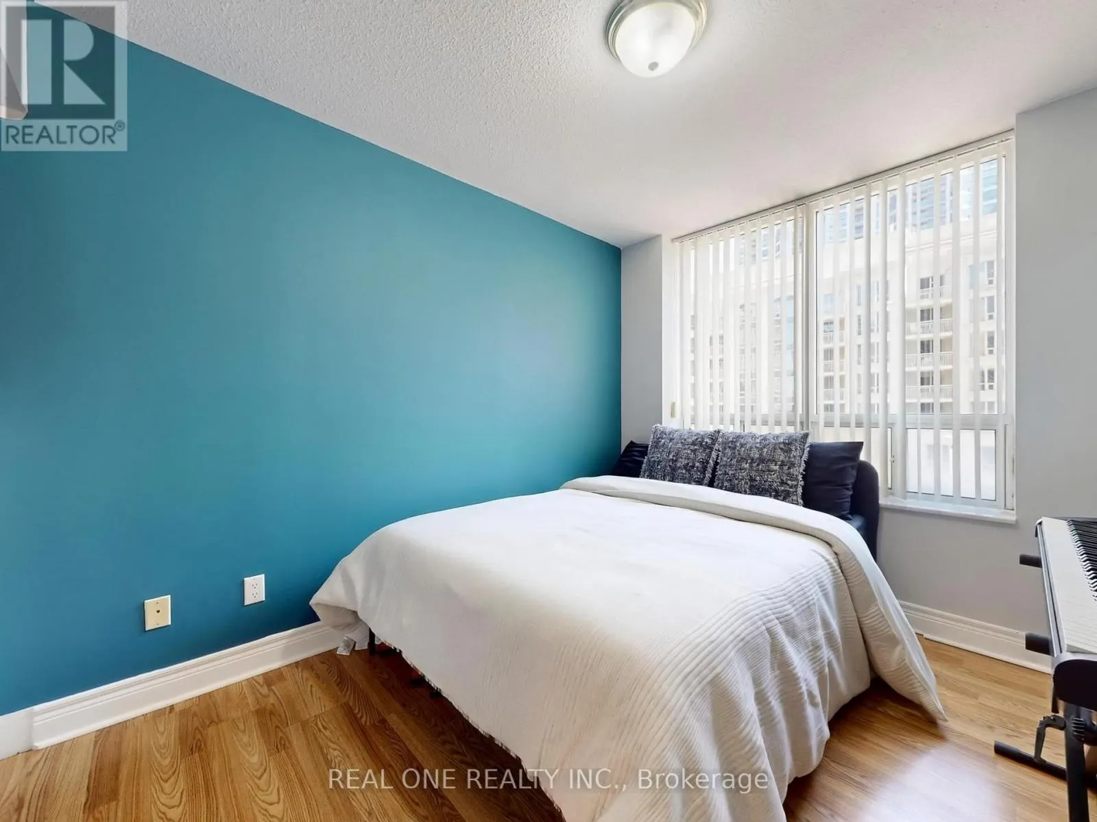 617 - 5418 YONGE STREET