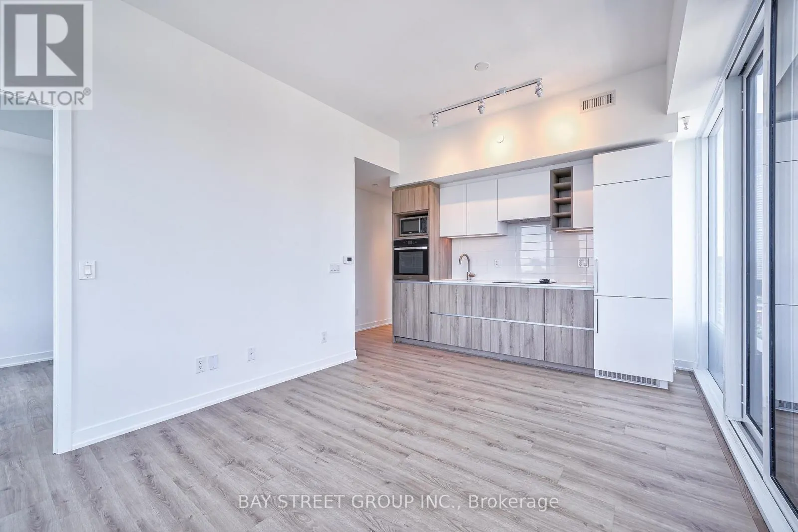 2610 - 319 JARVIS STREET