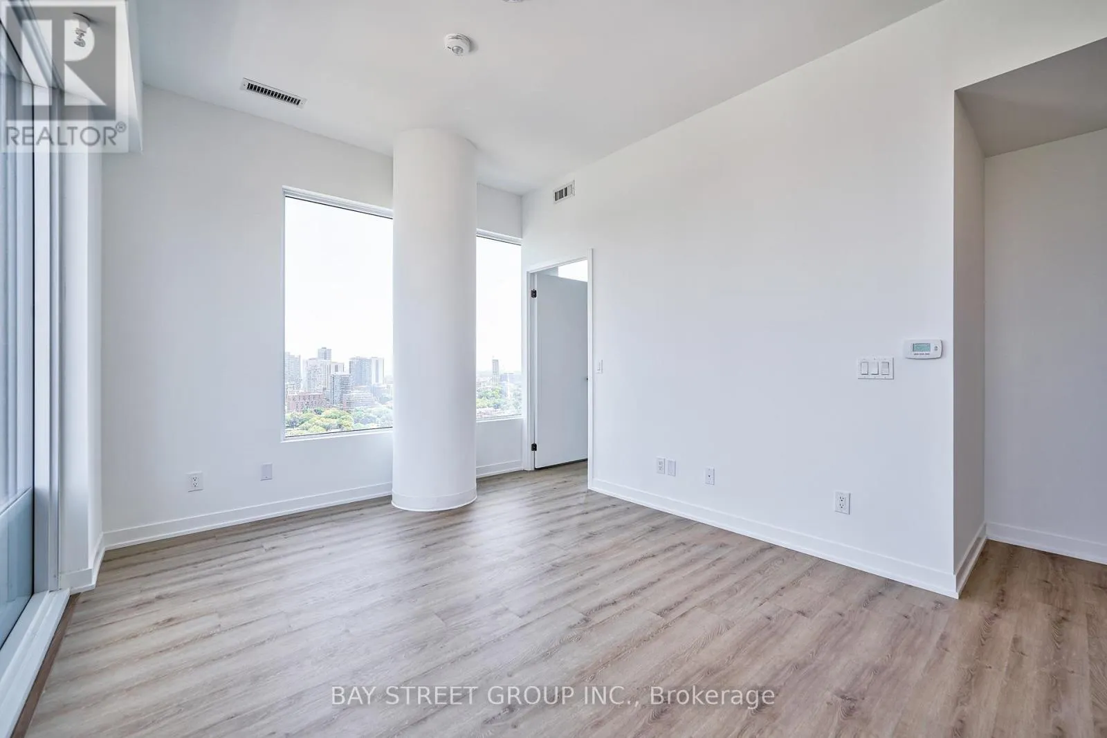 2610 - 319 JARVIS STREET