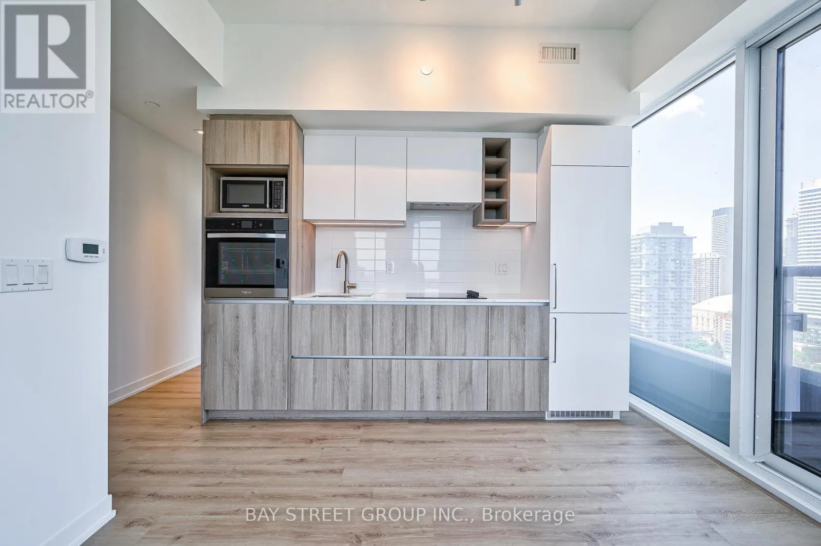 2610 - 319 JARVIS STREET