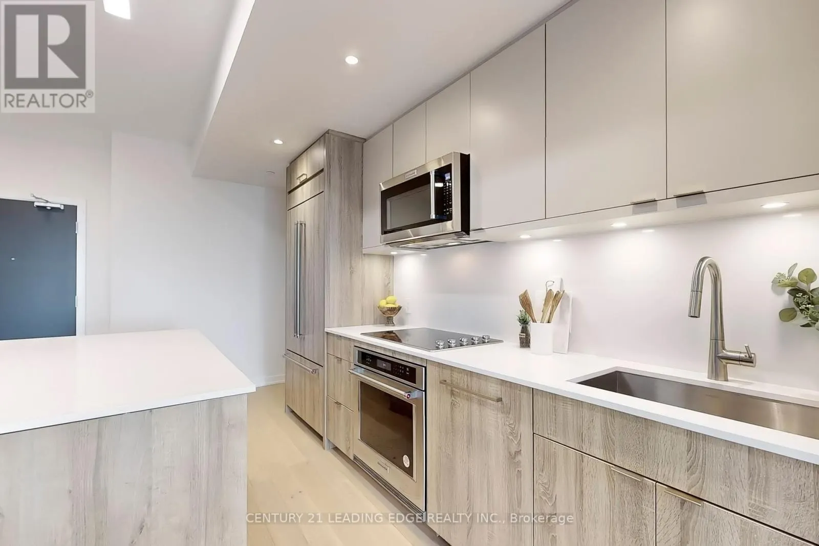 804 - 840 ST CLAIR AVENUE W