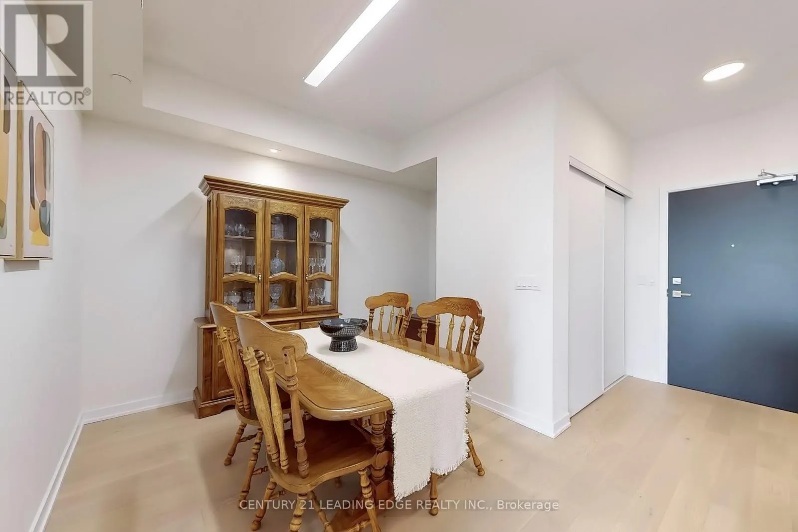 804 - 840 ST CLAIR AVENUE W