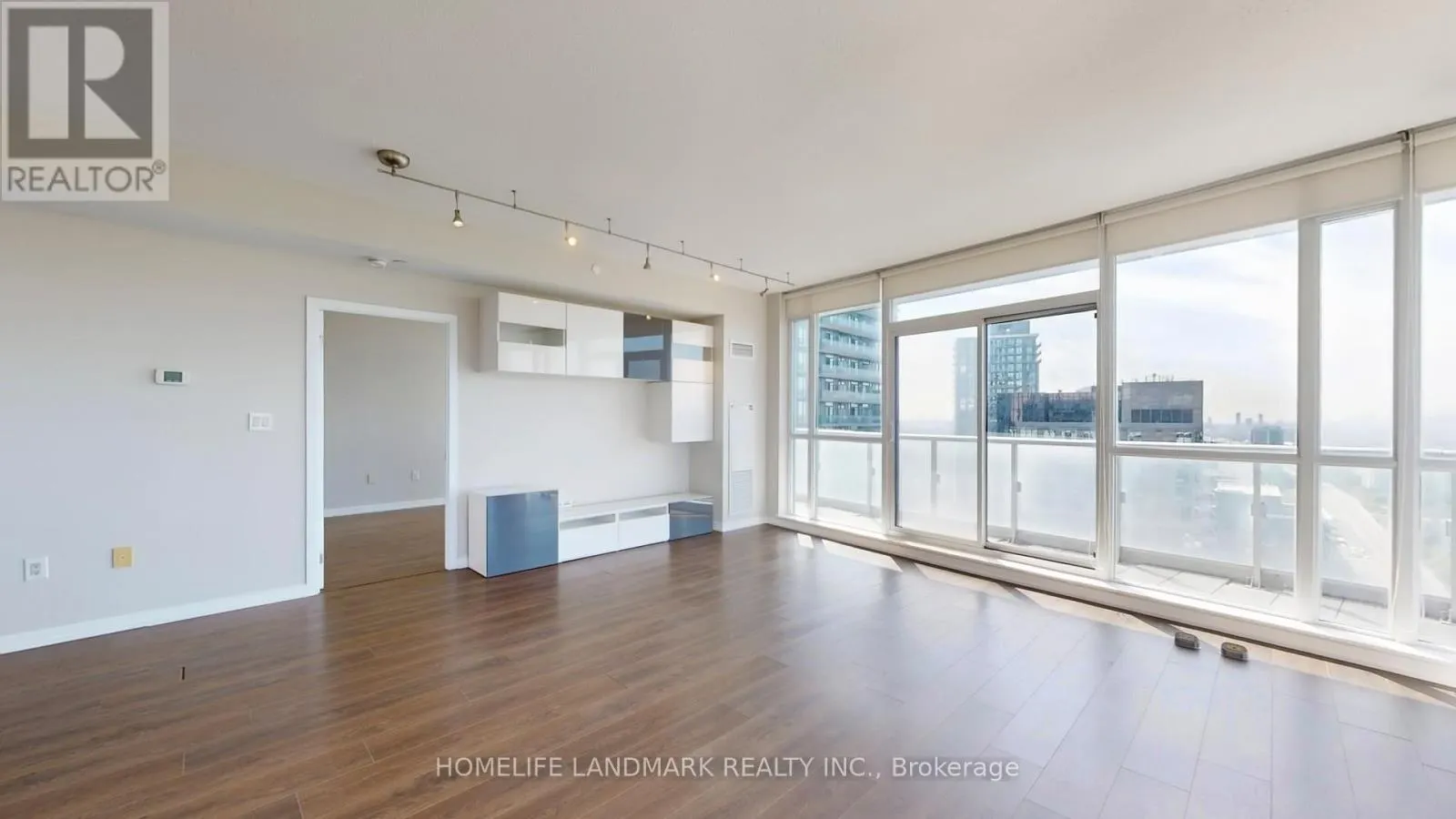 2405 - 62 FOREST MANOR ROAD