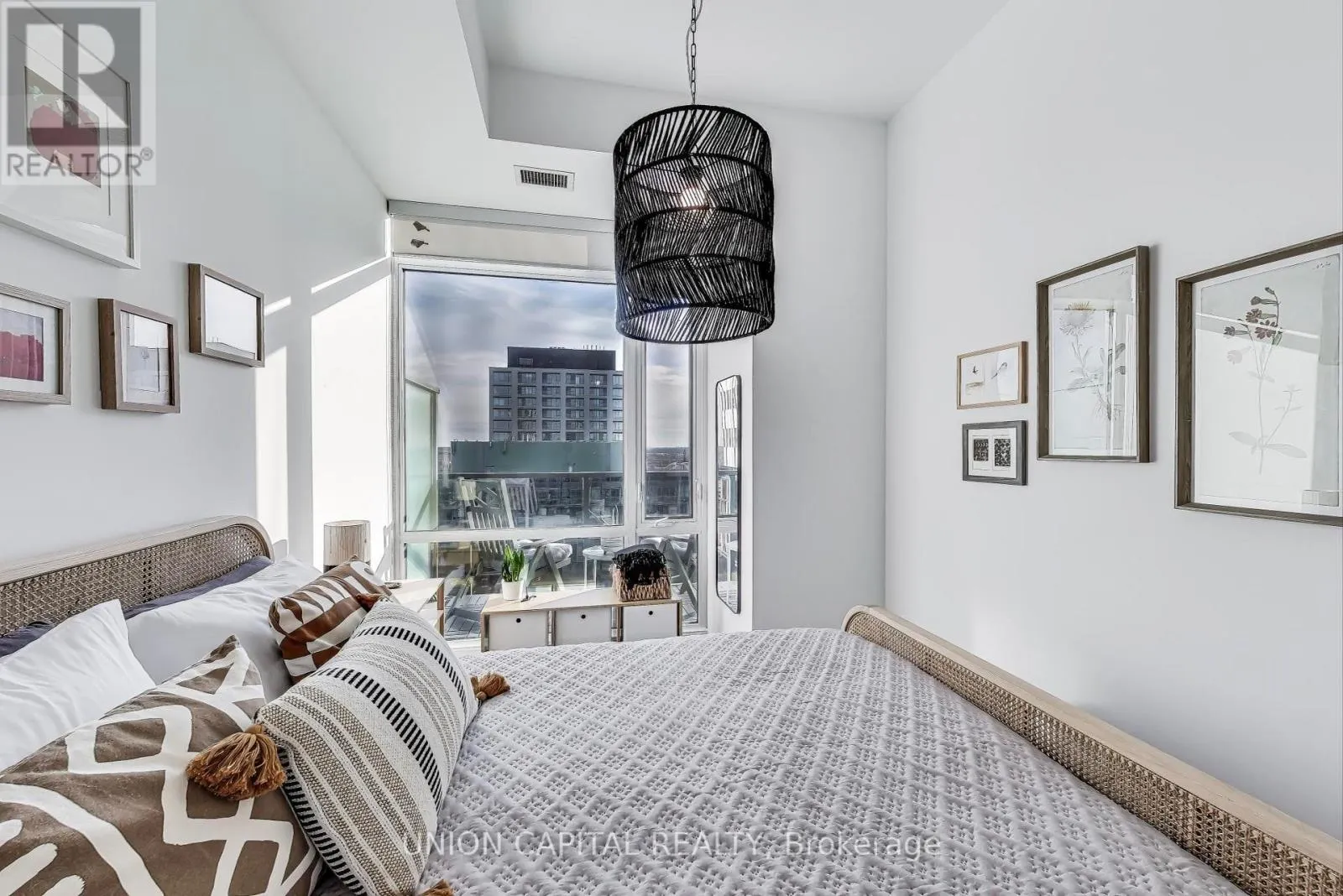 N1110 - 455 FRONT STREET E