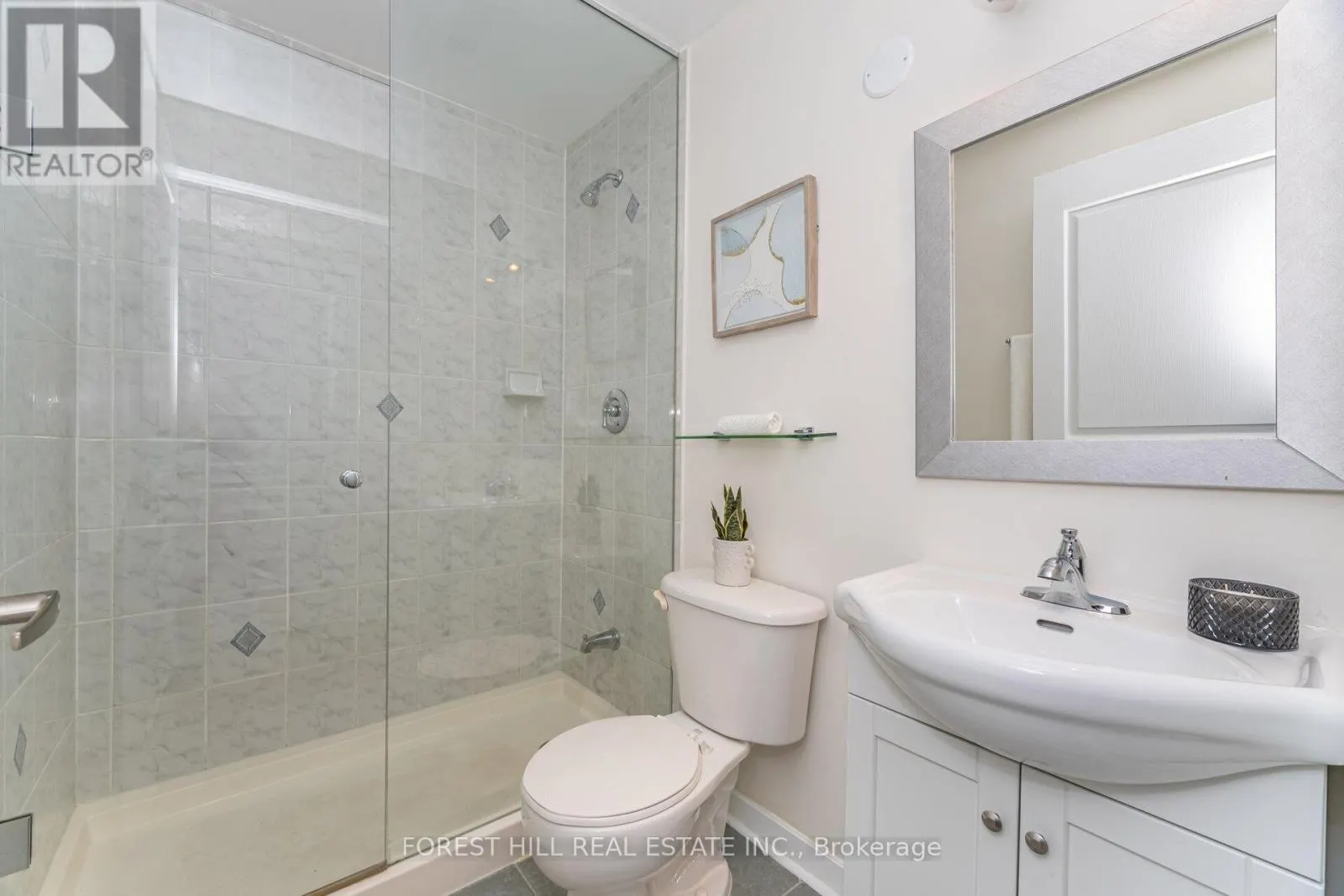 722 - 438 RICHMOND STREET W