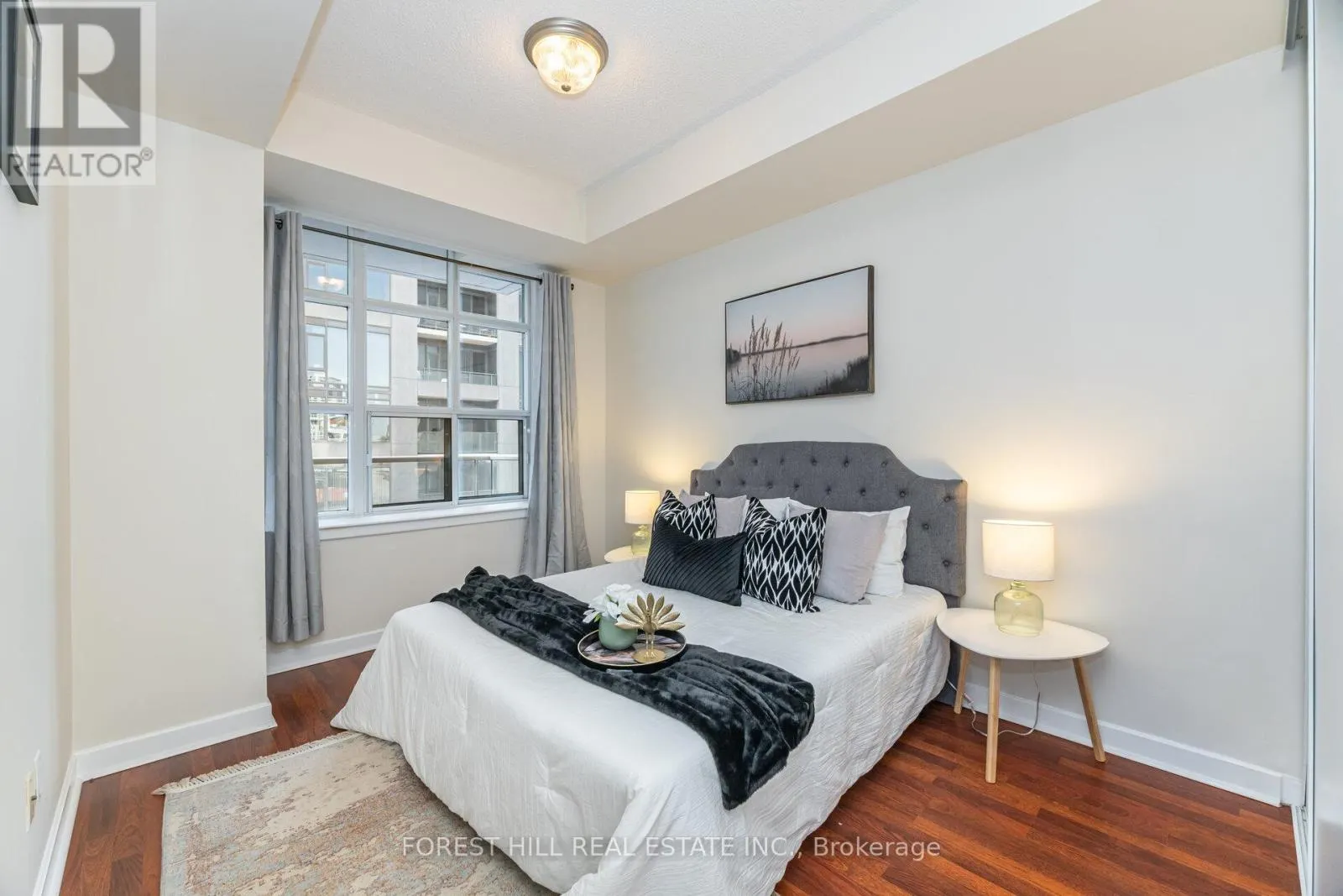 722 - 438 RICHMOND STREET W
