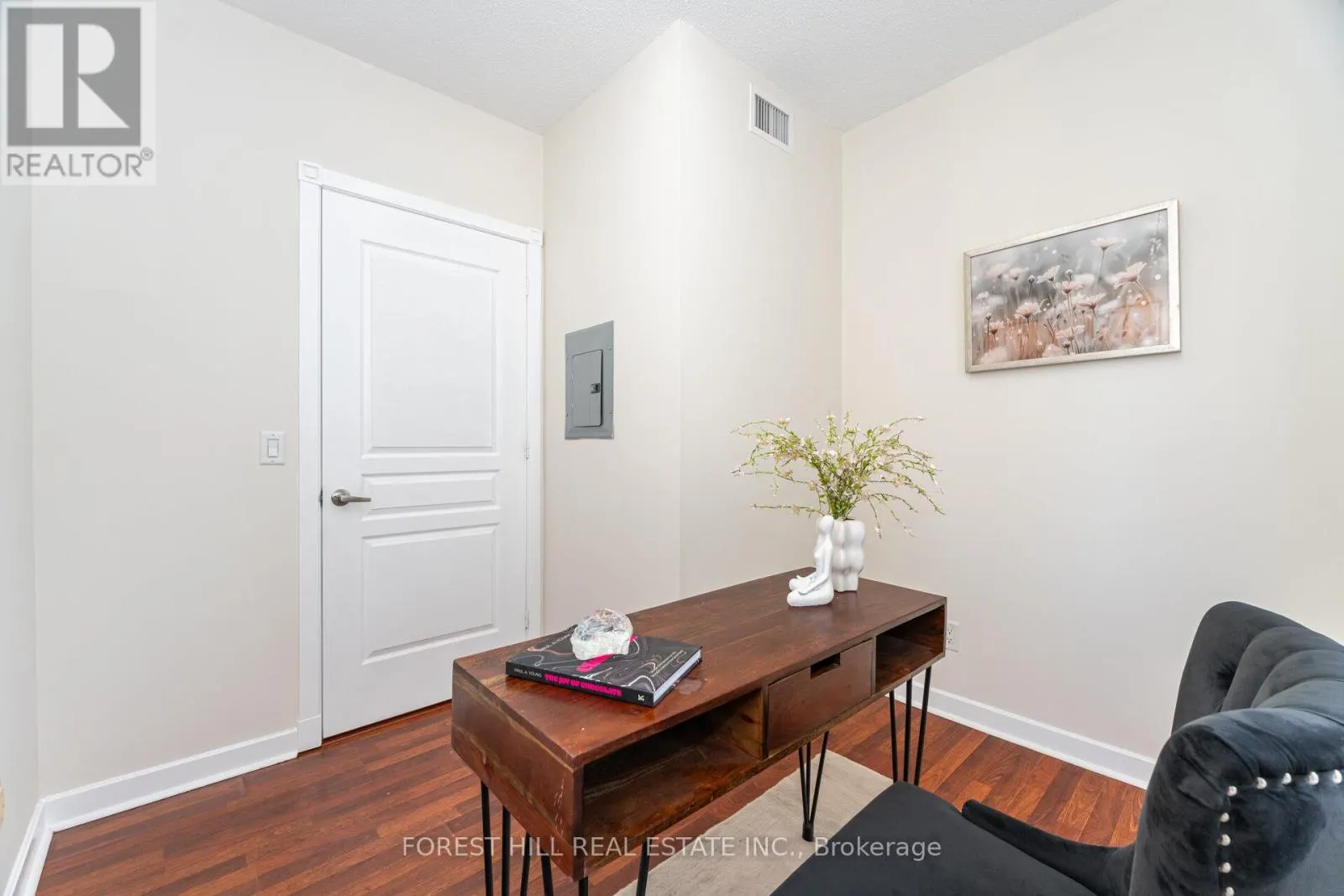 722 - 438 RICHMOND STREET W