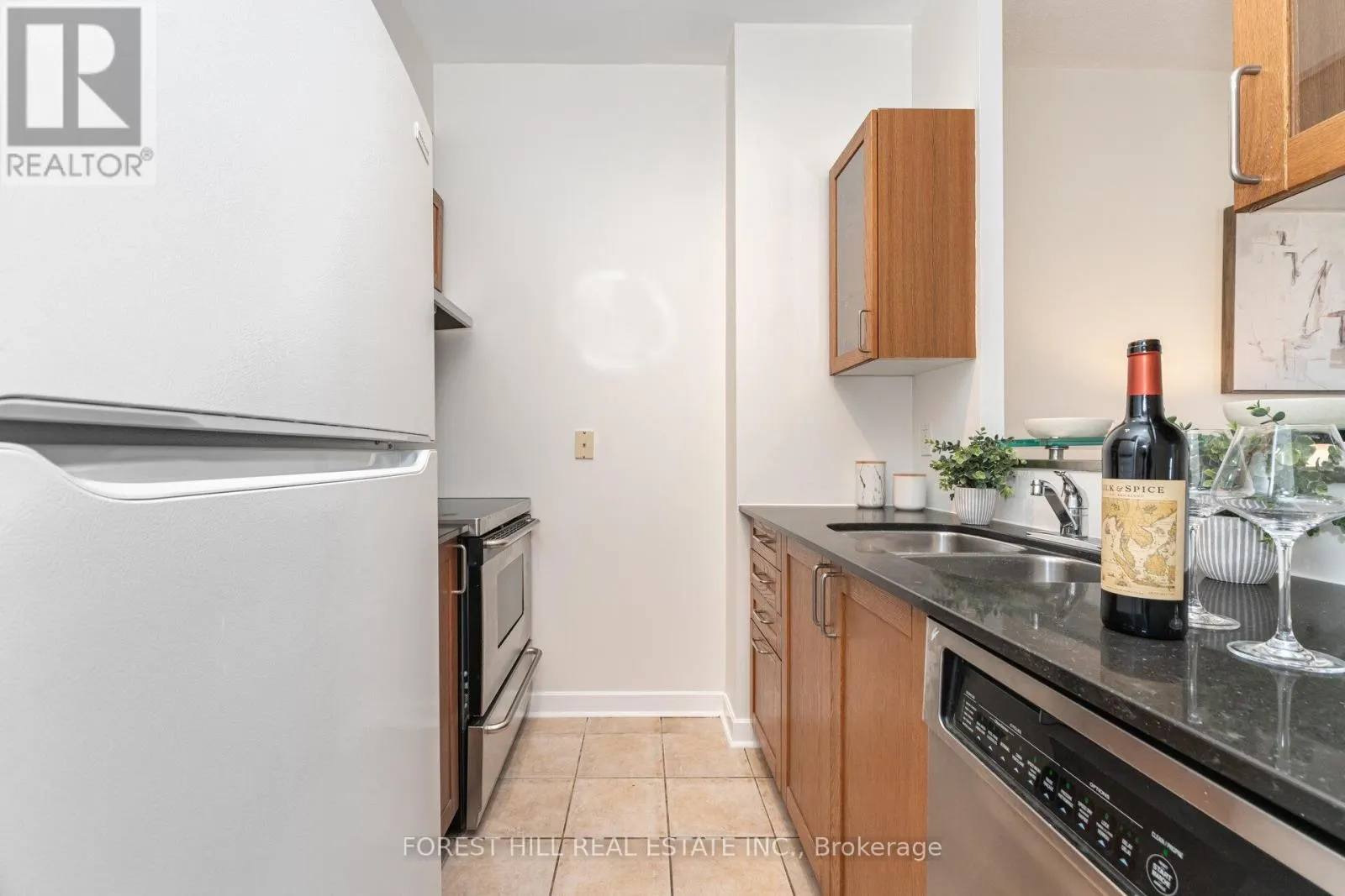 722 - 438 RICHMOND STREET W
