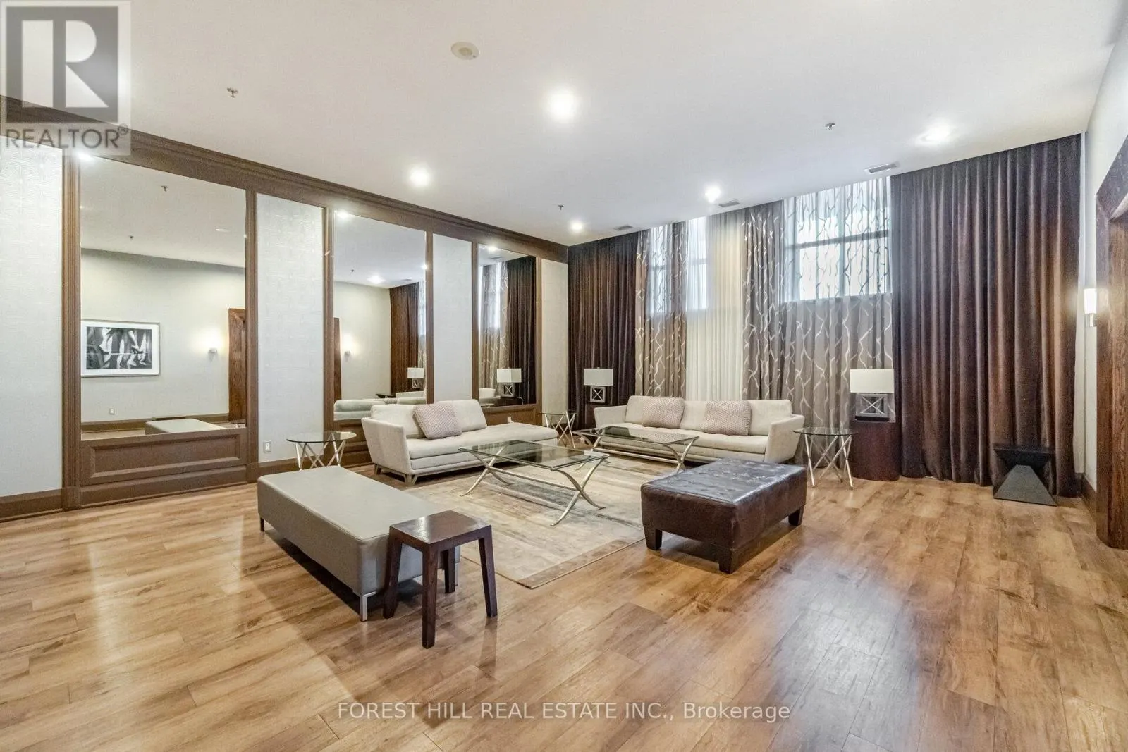 722 - 438 RICHMOND STREET W