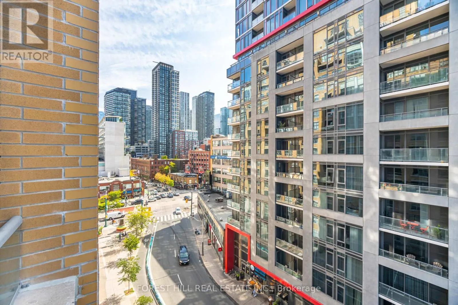722 - 438 RICHMOND STREET W