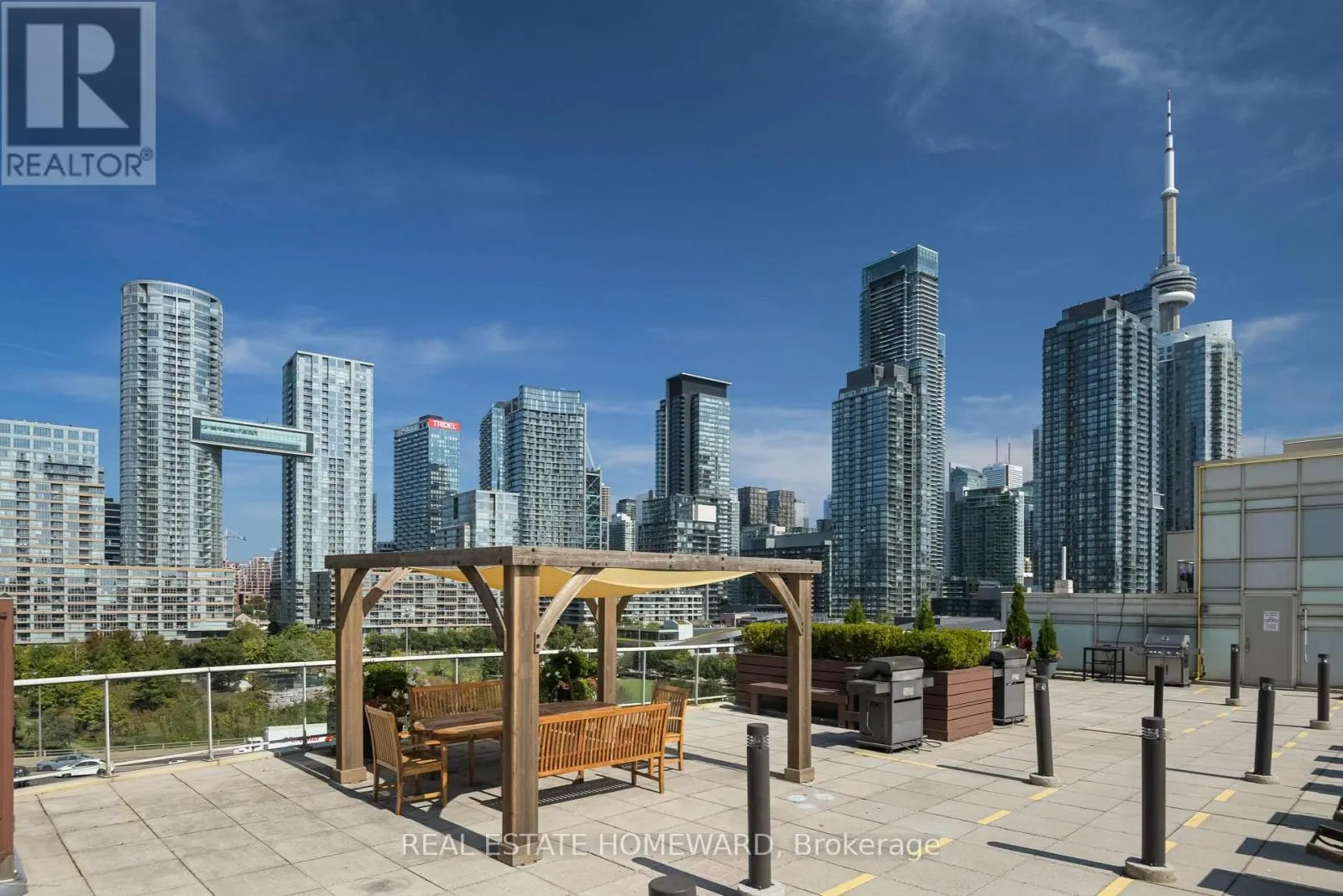 201 - 550 QUEENS QUAY W