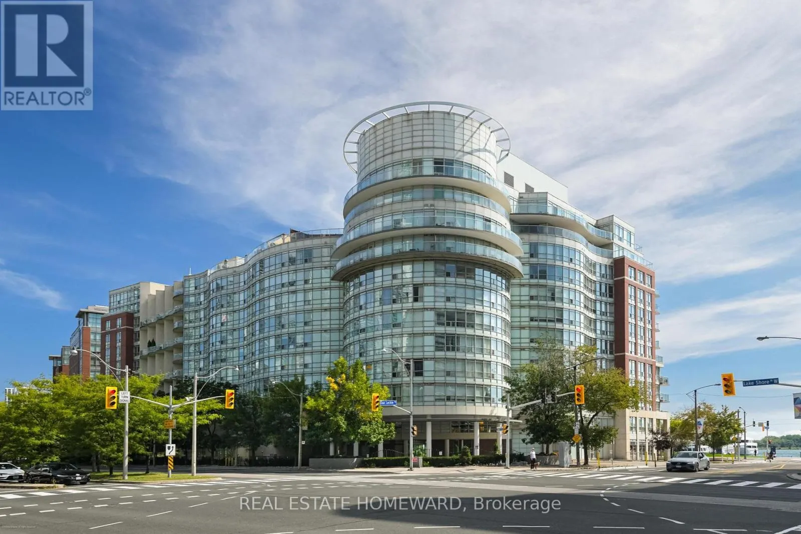 201 - 550 QUEENS QUAY W