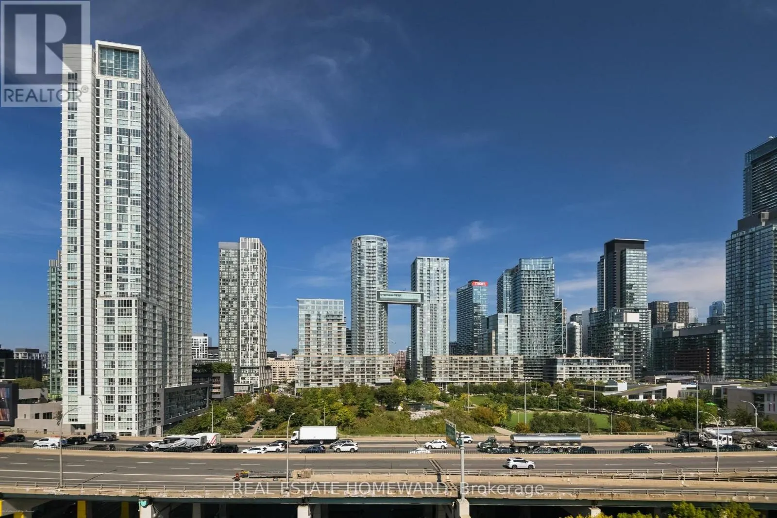 201 - 550 QUEENS QUAY W