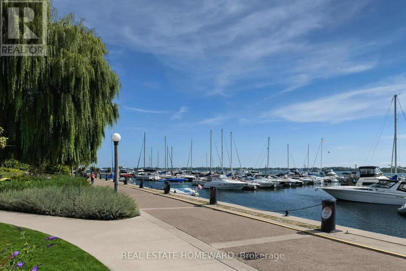 201 - 550 QUEENS QUAY W