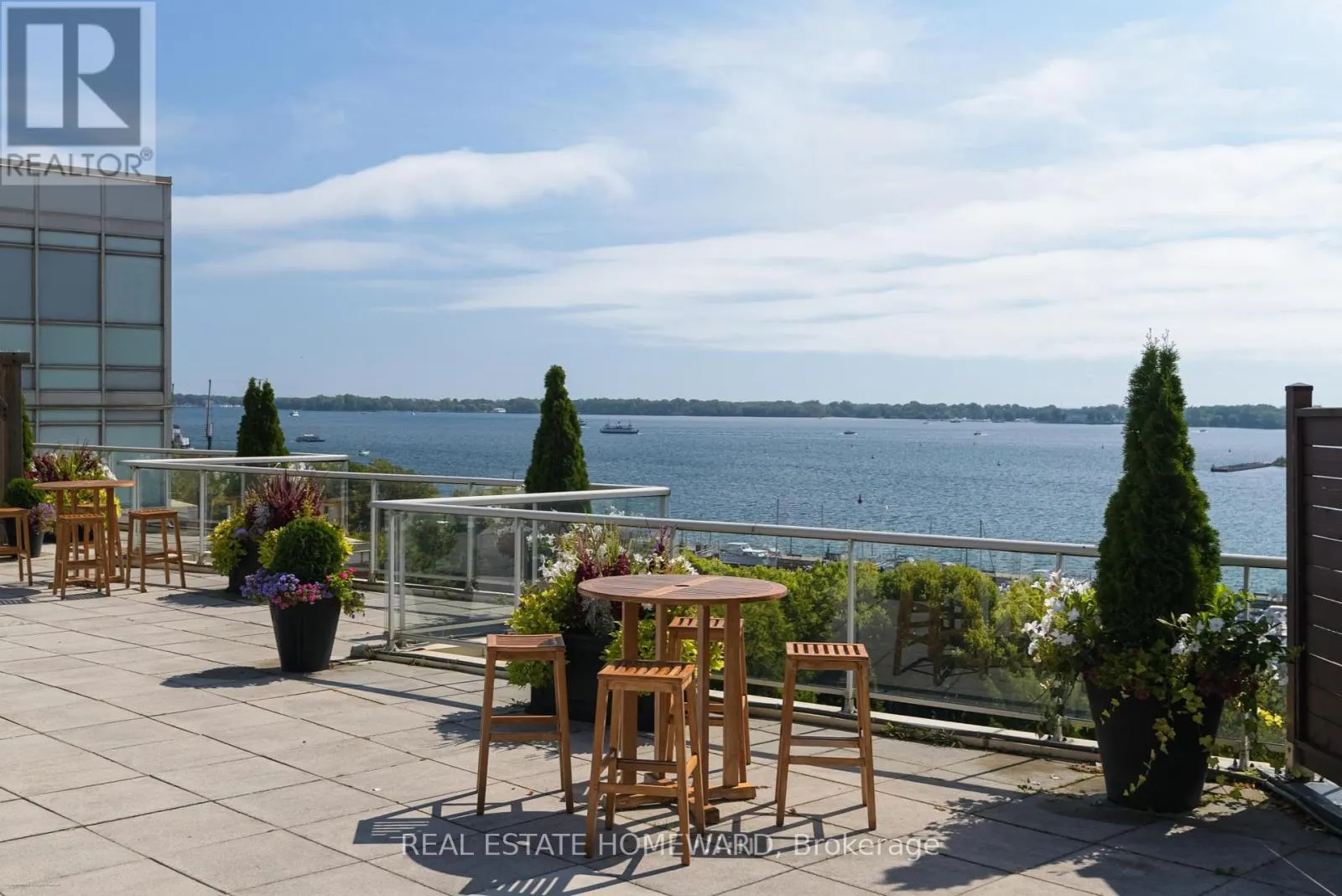 201 - 550 QUEENS QUAY W