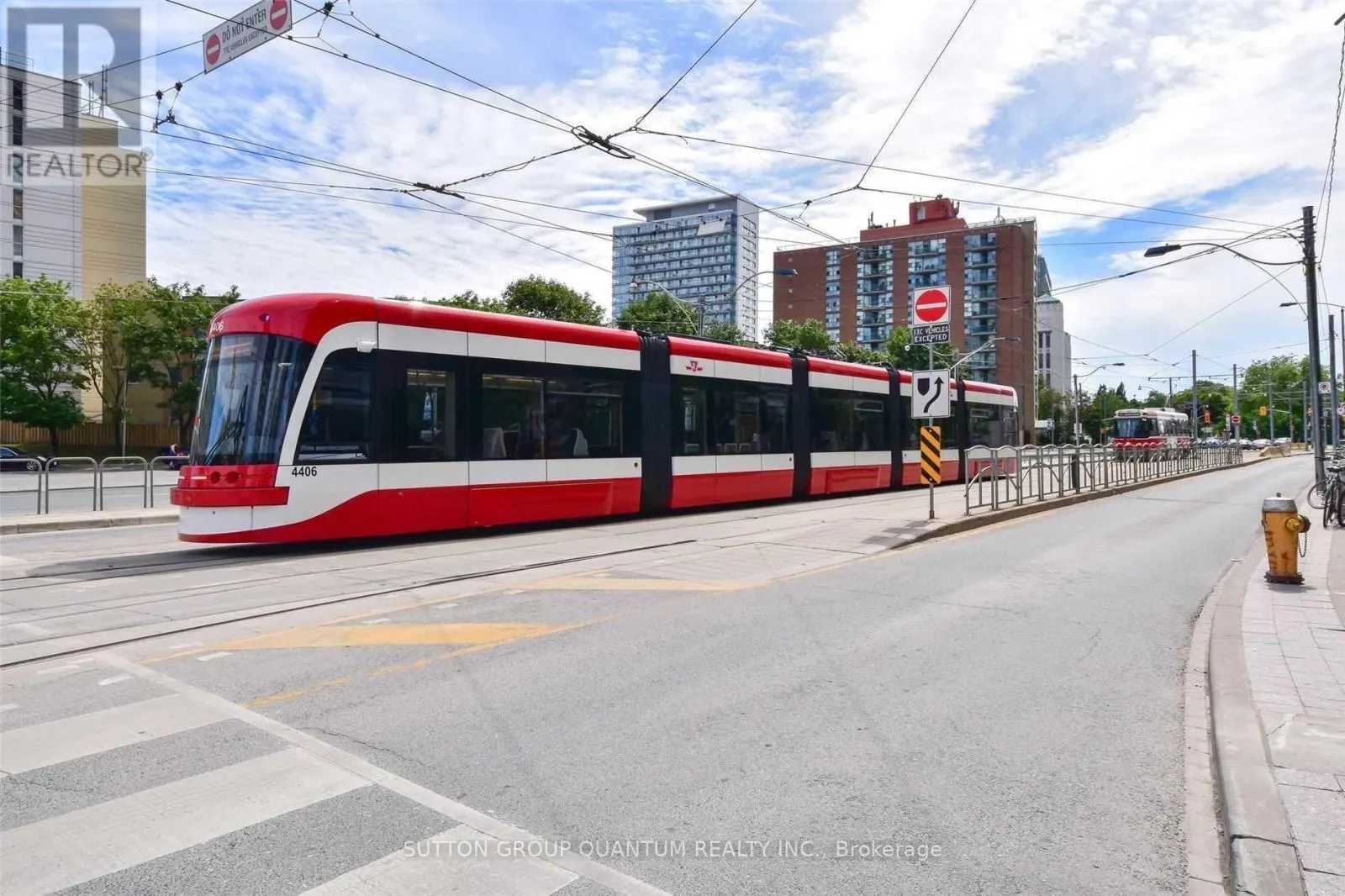 1810 - 38 DAN LECKIE WAY