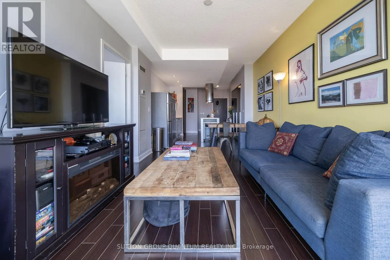 1810 - 38 DAN LECKIE WAY
