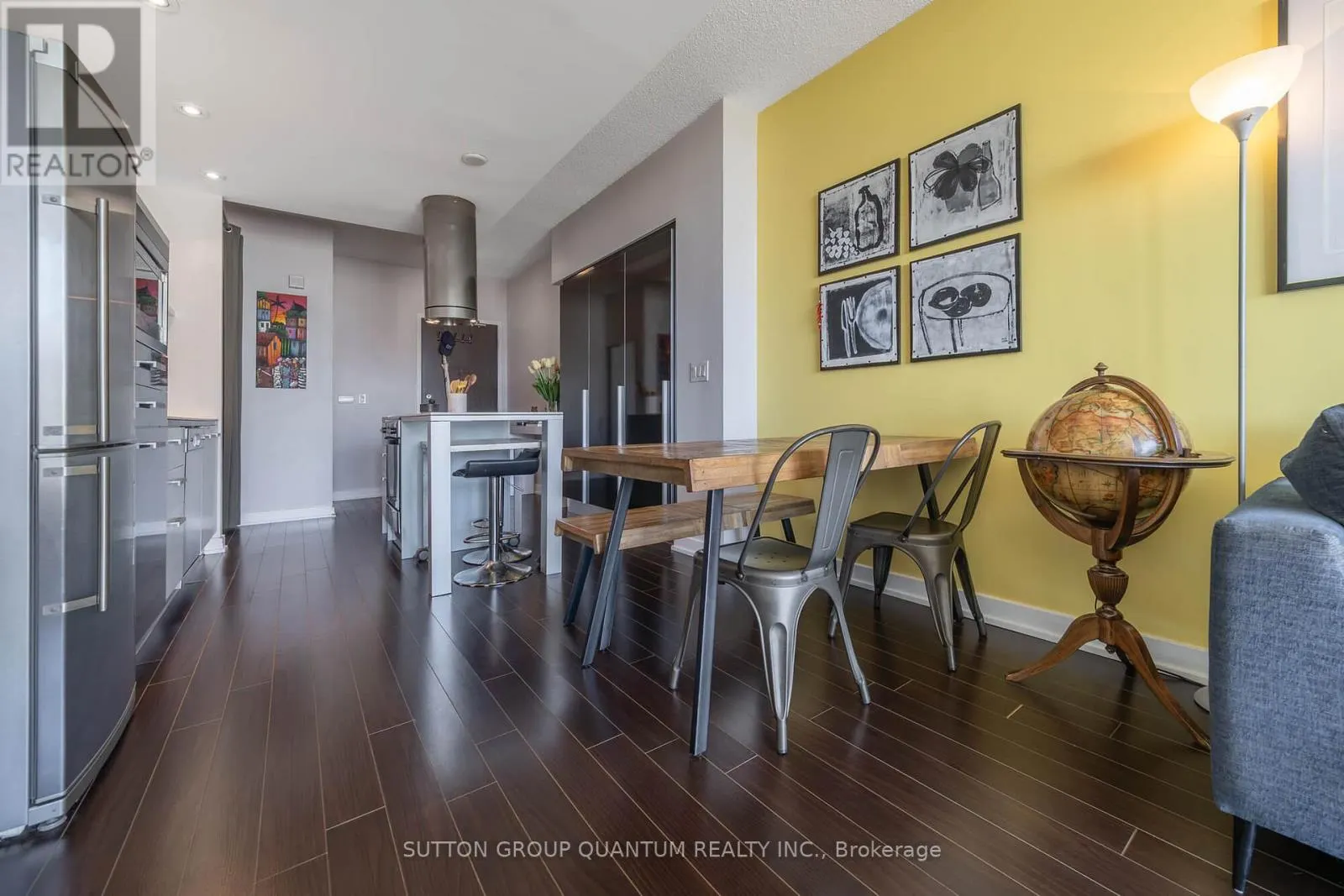 1810 - 38 DAN LECKIE WAY