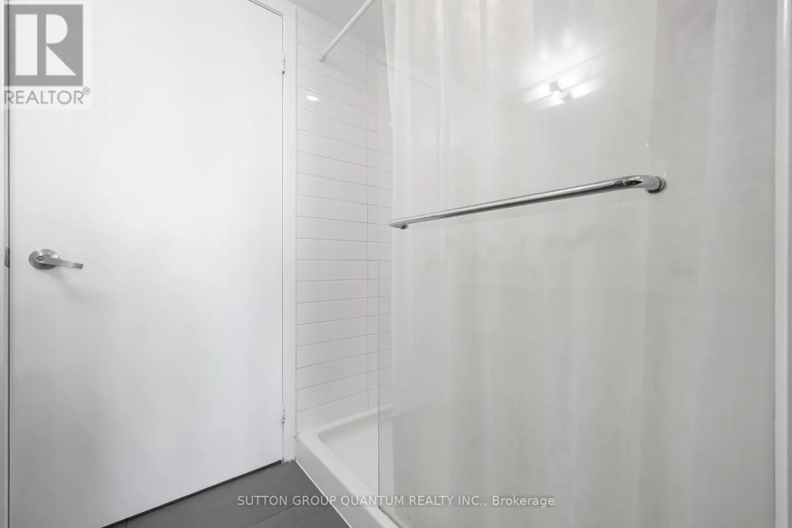1810 - 38 DAN LECKIE WAY