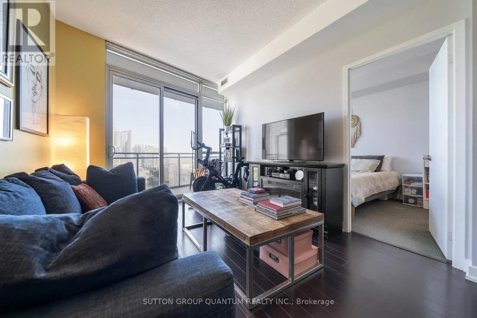1810 - 38 DAN LECKIE WAY