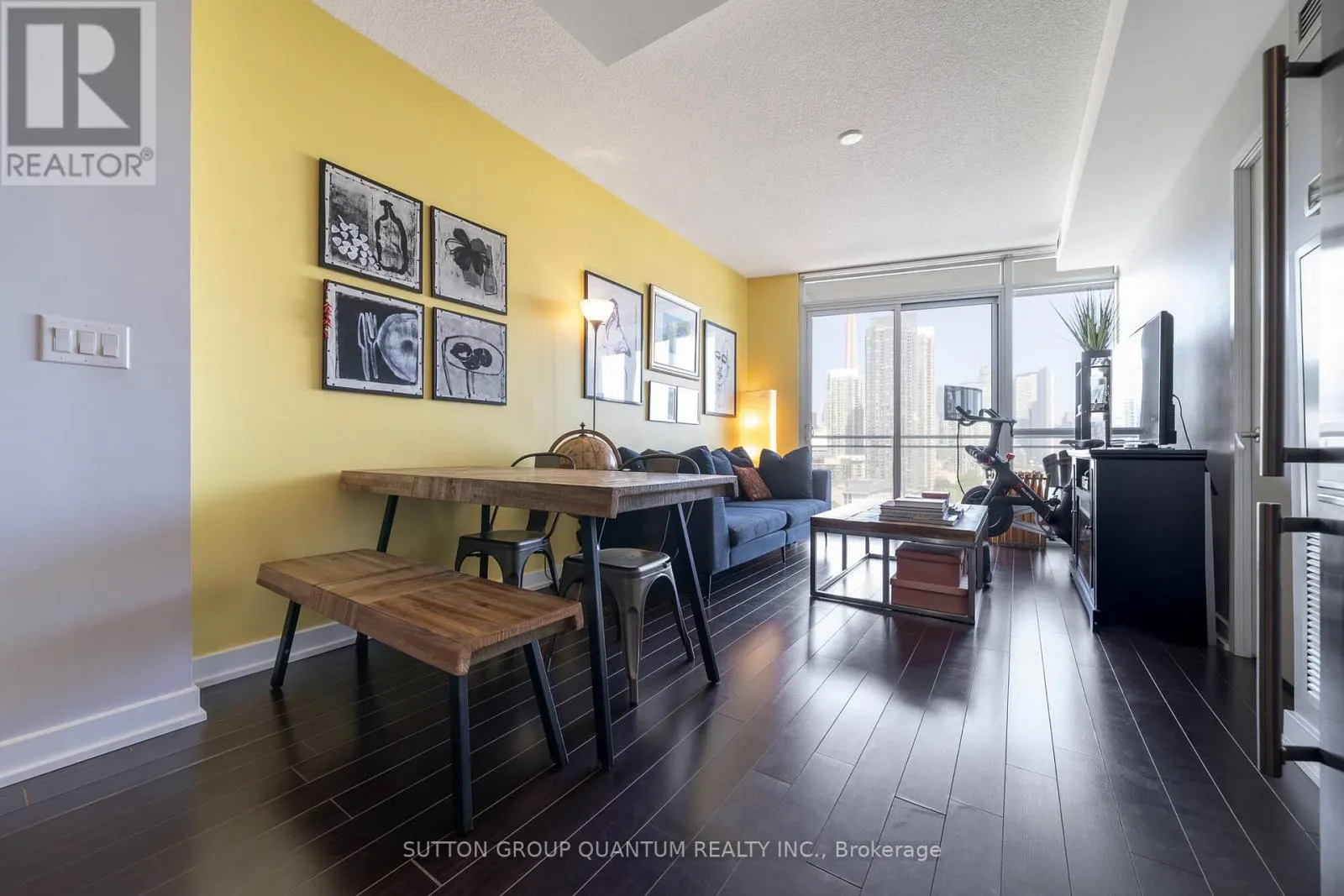 1810 - 38 DAN LECKIE WAY