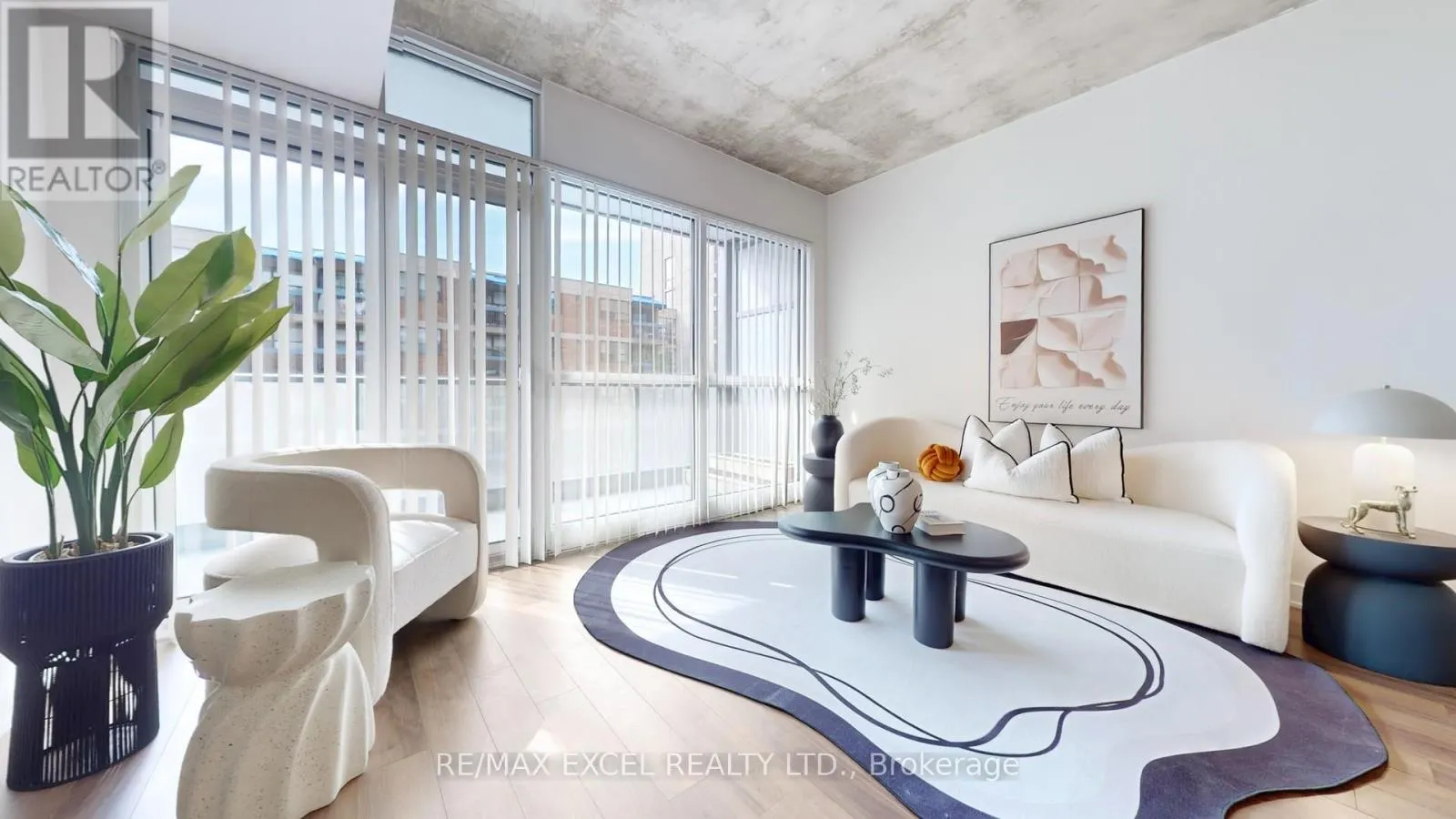 704 - 210 SIMCOE STREET