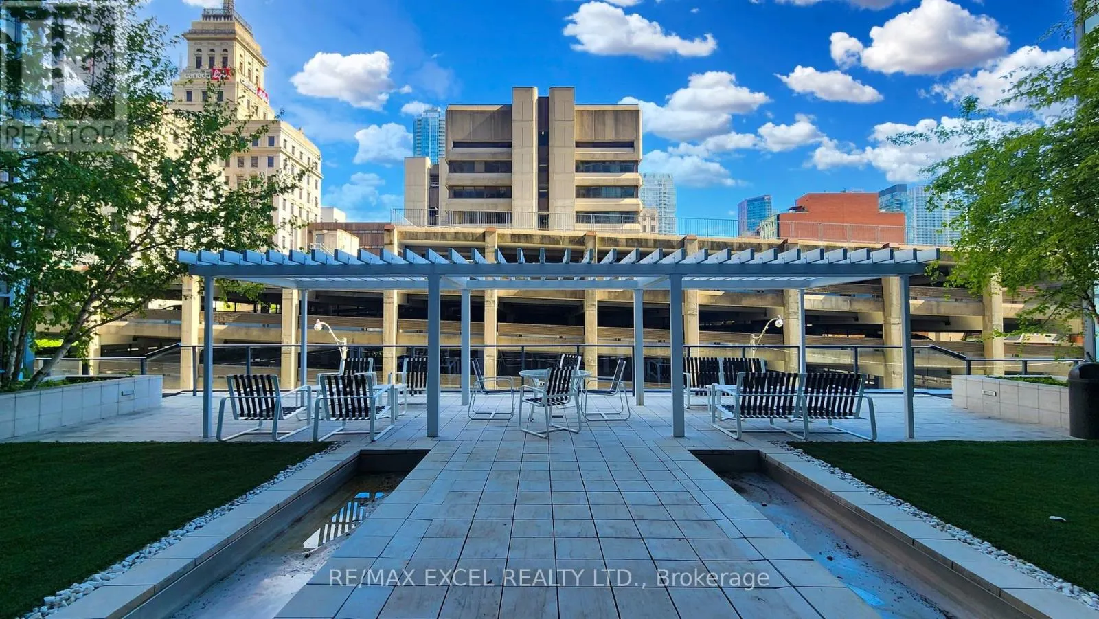 704 - 210 SIMCOE STREET