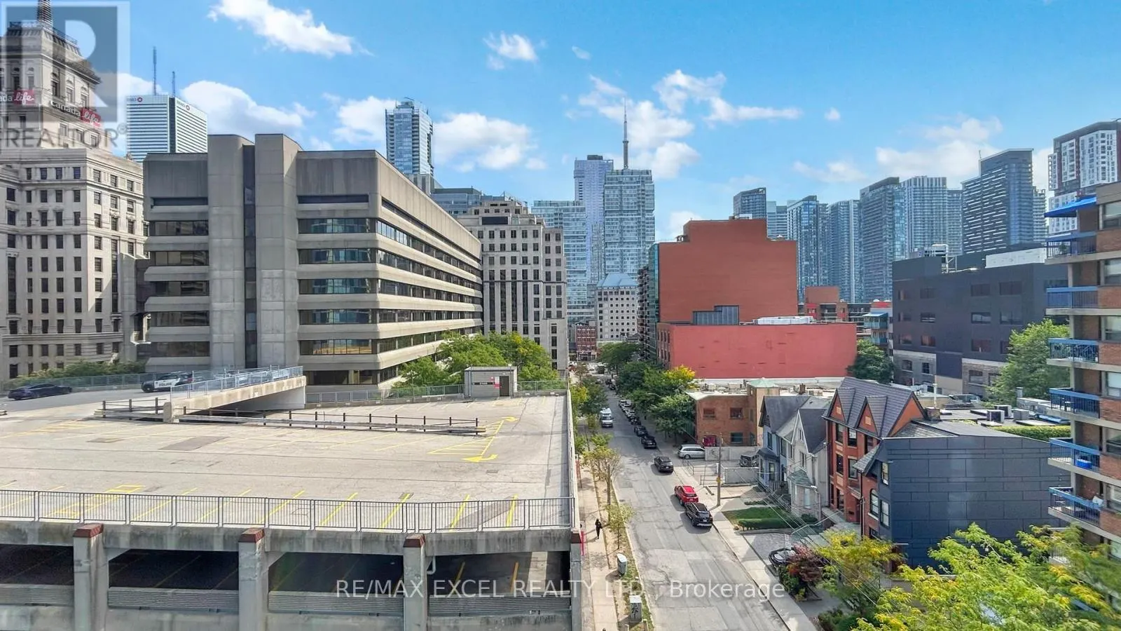 704 - 210 SIMCOE STREET