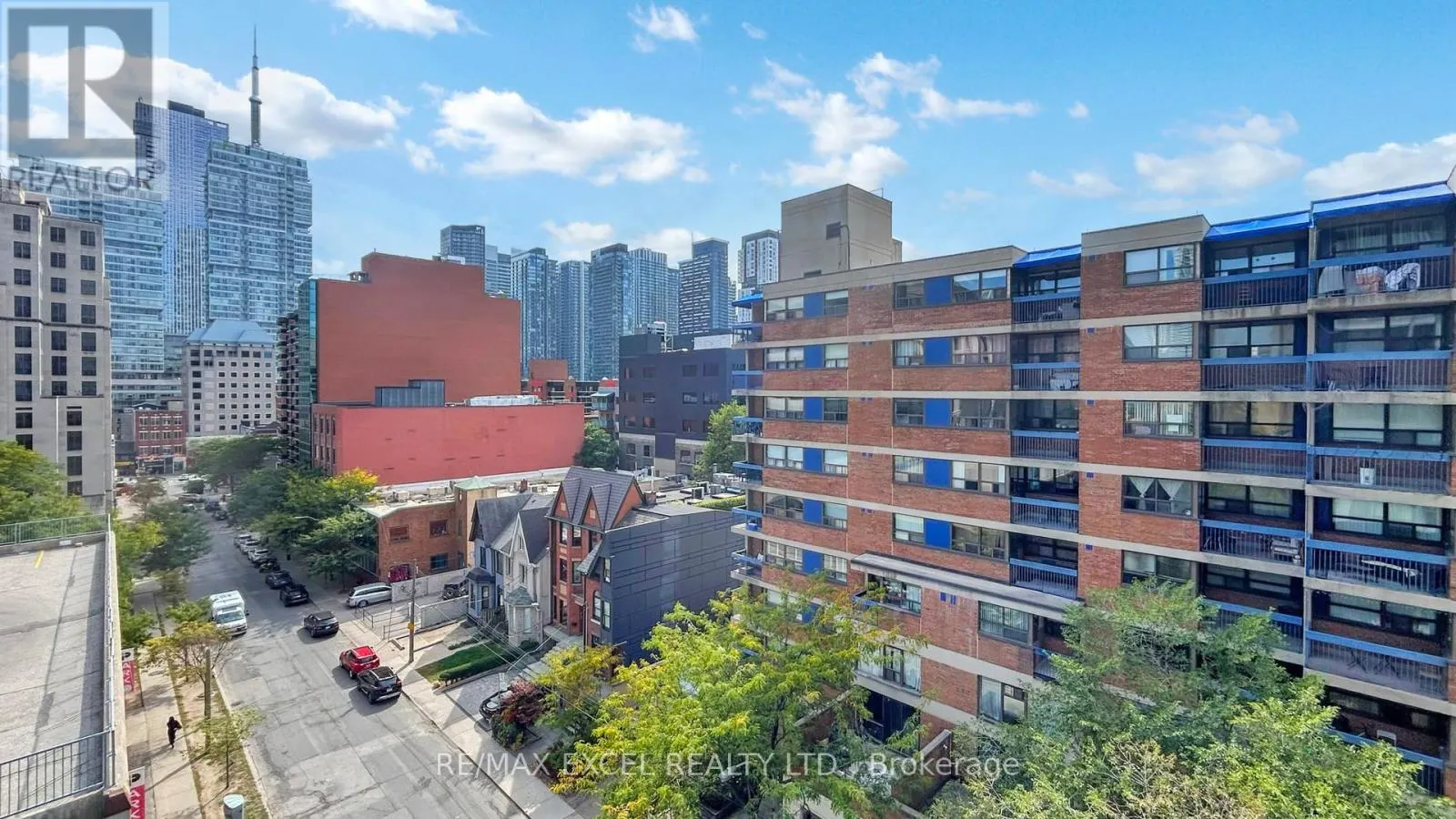 704 - 210 SIMCOE STREET