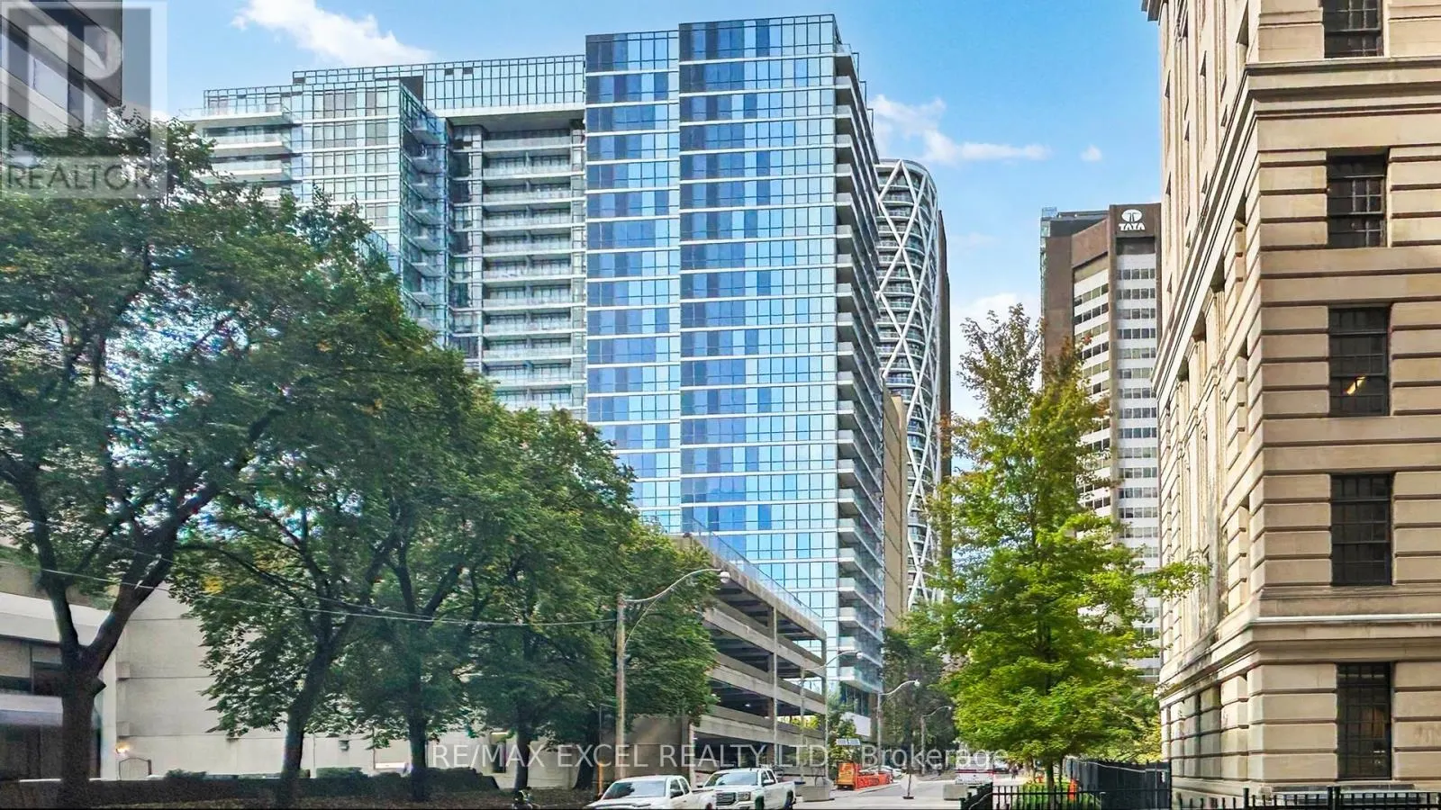 704 - 210 SIMCOE STREET