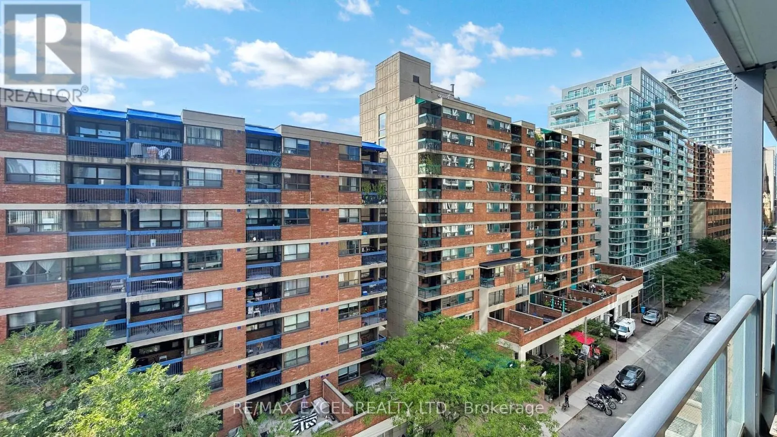 704 - 210 SIMCOE STREET