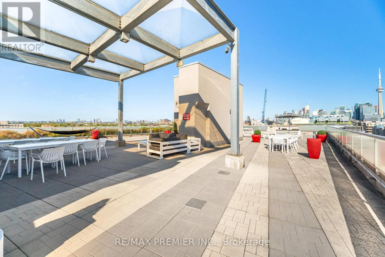 717 - 1005 KING STREET W
