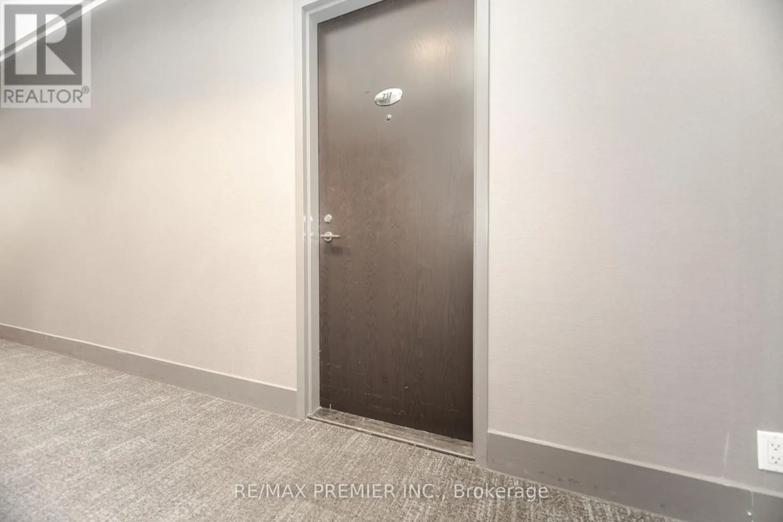 717 - 1005 KING STREET W