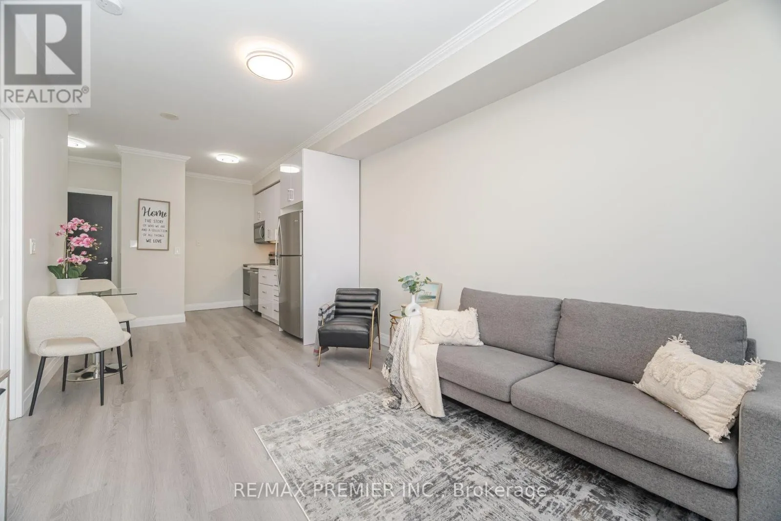 717 - 1005 KING STREET W