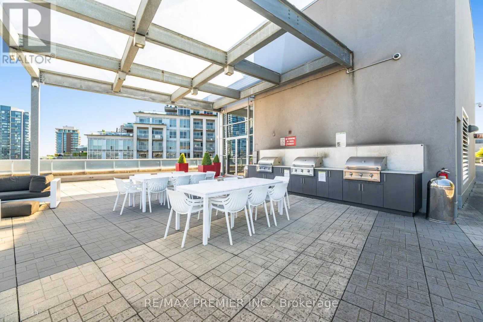 717 - 1005 KING STREET W